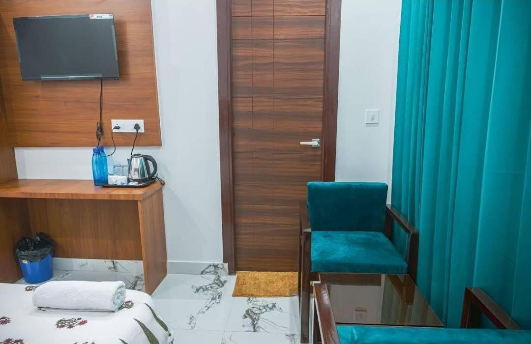Hotel Parth Inn Rishīkesh Εξωτερικό φωτογραφία